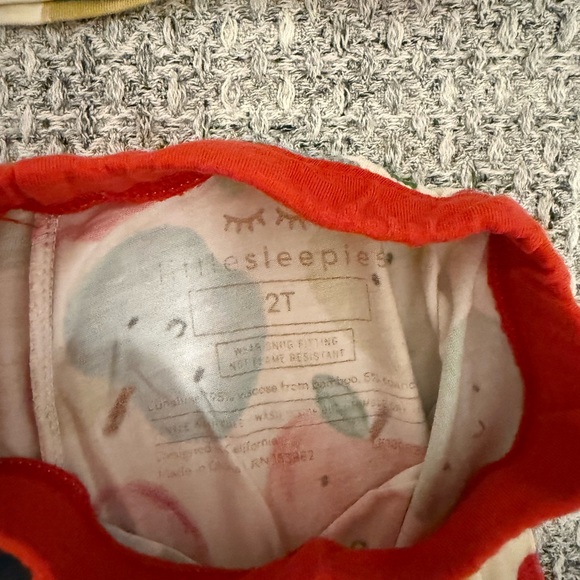 Little Sleepies Apple Pajamas - two piece - 2T - Picture 4 of 4